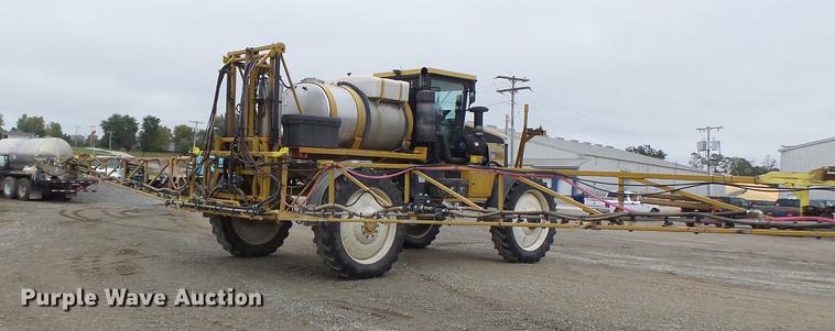 image for item DB9981 2006 Ag-Chem RoGator 874 self-propelled sprayer