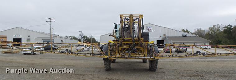image for item DB9981 2006 Ag-Chem RoGator 874 self-propelled sprayer