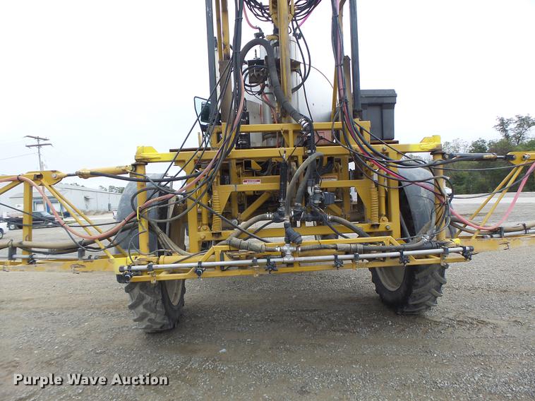 image for item DB9981 2006 Ag-Chem RoGator 874 self-propelled sprayer