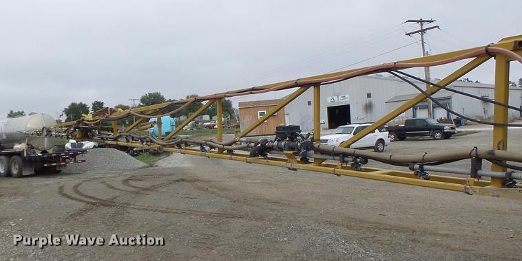 image for item DB9981 2006 Ag-Chem RoGator 874 self-propelled sprayer