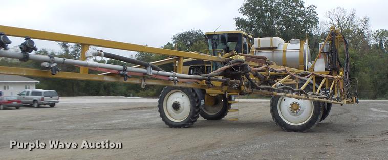 image for item DB9981 2006 Ag-Chem RoGator 874 self-propelled sprayer
