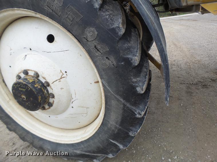 image for item DB9981 2006 Ag-Chem RoGator 874 self-propelled sprayer