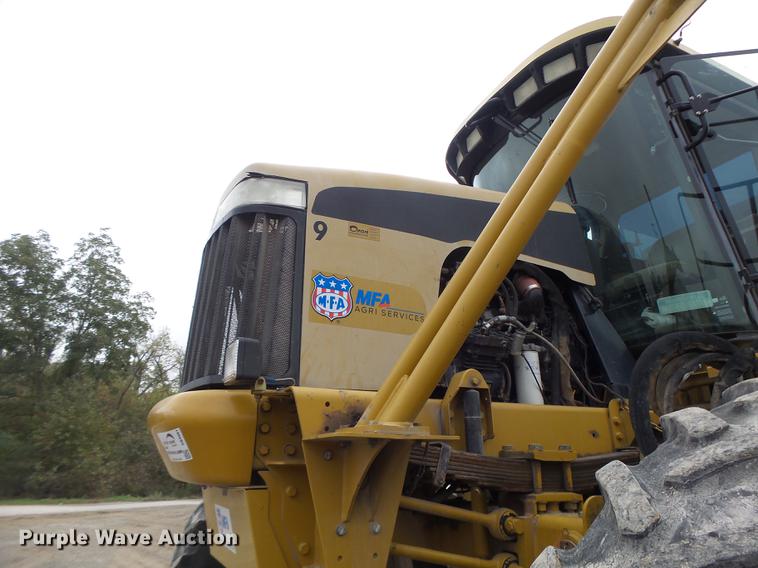 image for item DB9981 2006 Ag-Chem RoGator 874 self-propelled sprayer