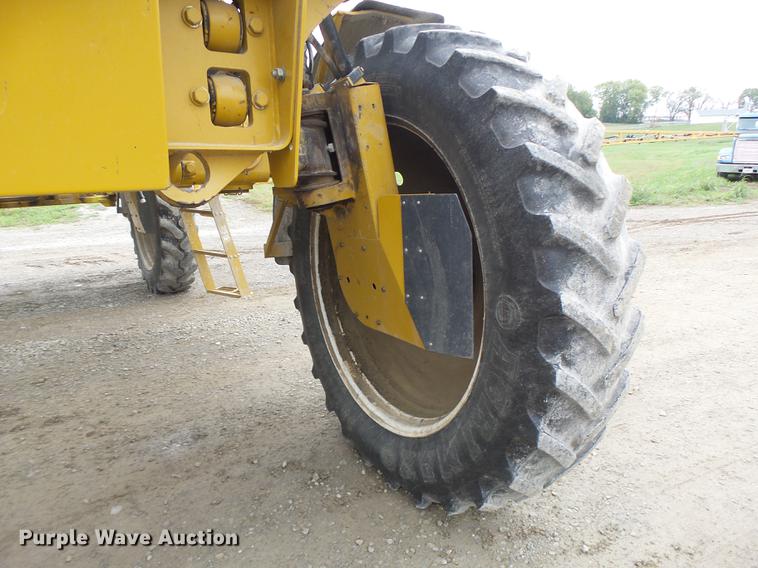 image for item DB9981 2006 Ag-Chem RoGator 874 self-propelled sprayer