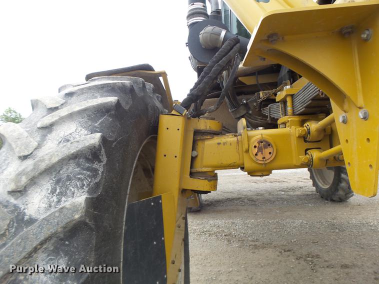 image for item DB9981 2006 Ag-Chem RoGator 874 self-propelled sprayer