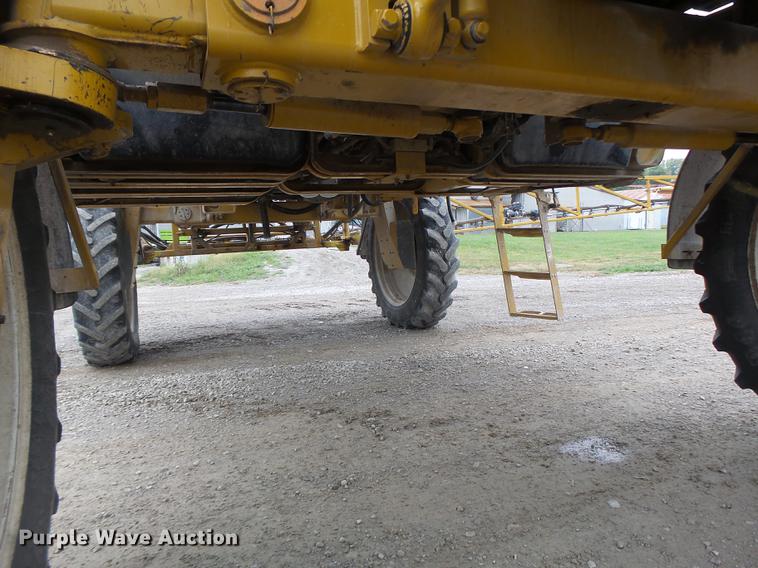 image for item DB9981 2006 Ag-Chem RoGator 874 self-propelled sprayer