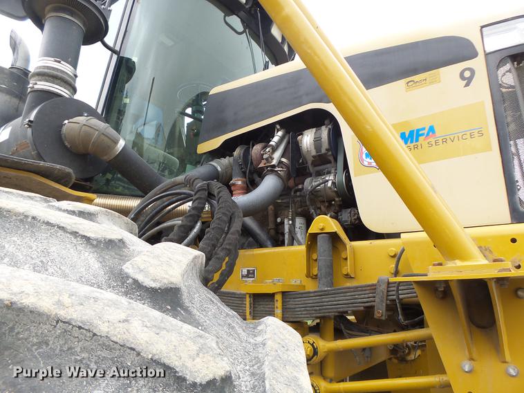 image for item DB9981 2006 Ag-Chem RoGator 874 self-propelled sprayer