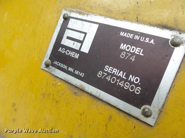 image for item DB9981 2006 Ag-Chem RoGator 874 self-propelled sprayer