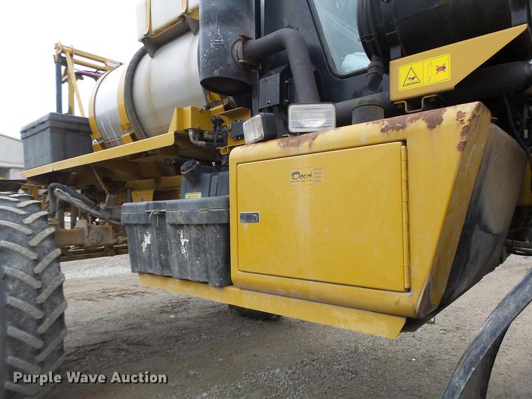 image for item DB9981 2006 Ag-Chem RoGator 874 self-propelled sprayer