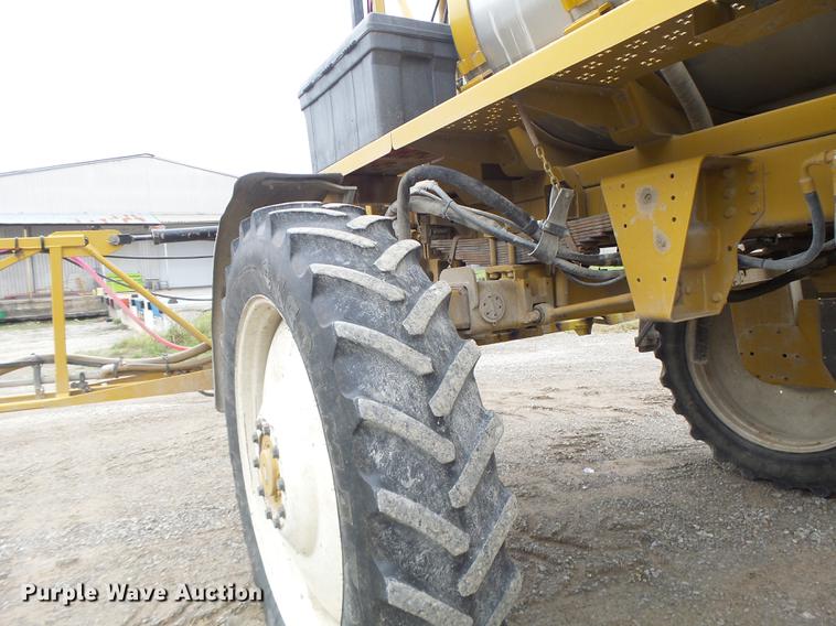 image for item DB9981 2006 Ag-Chem RoGator 874 self-propelled sprayer