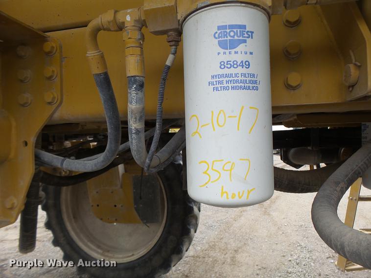 image for item DB9981 2006 Ag-Chem RoGator 874 self-propelled sprayer