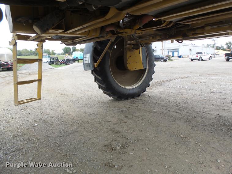 image for item DB9981 2006 Ag-Chem RoGator 874 self-propelled sprayer