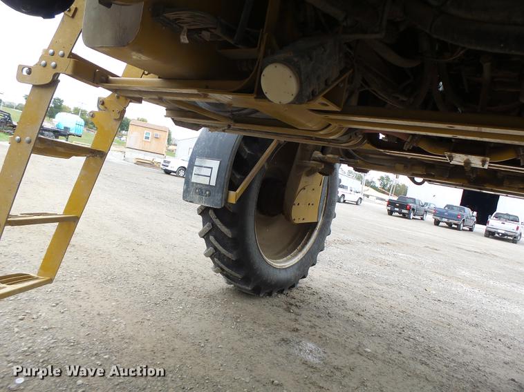 image for item DB9981 2006 Ag-Chem RoGator 874 self-propelled sprayer