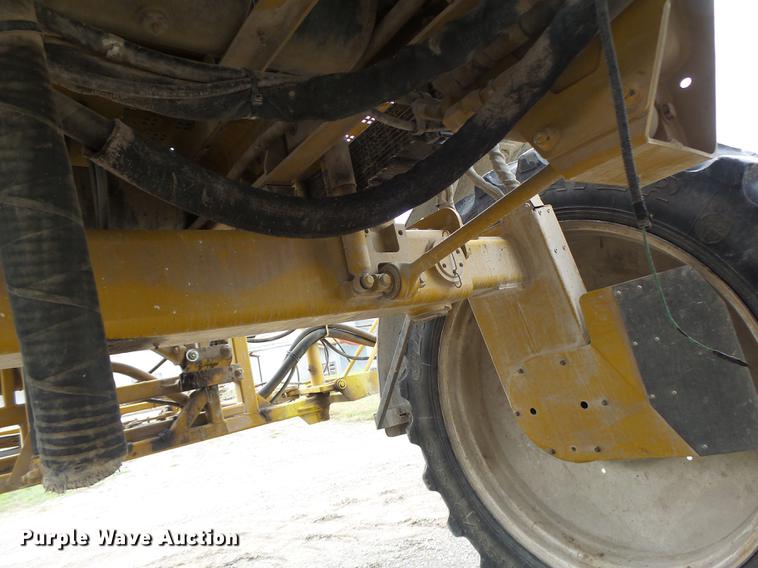 image for item DB9981 2006 Ag-Chem RoGator 874 self-propelled sprayer