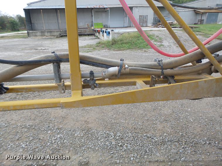 image for item DB9981 2006 Ag-Chem RoGator 874 self-propelled sprayer