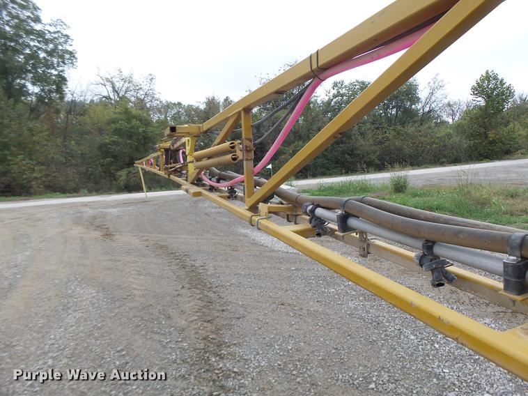 image for item DB9981 2006 Ag-Chem RoGator 874 self-propelled sprayer