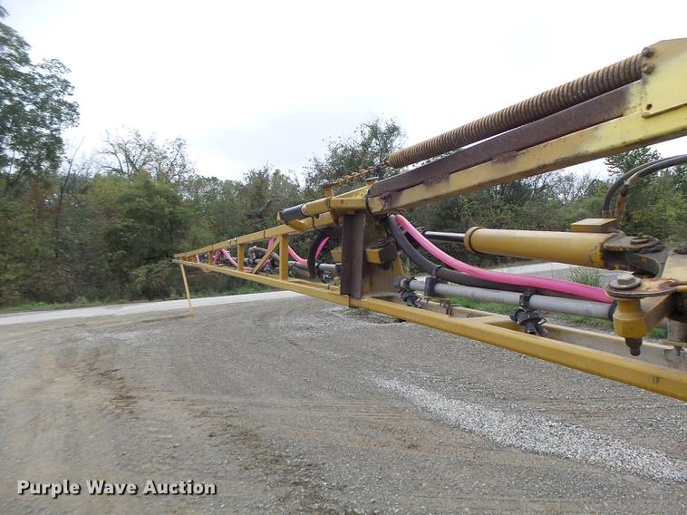 image for item DB9981 2006 Ag-Chem RoGator 874 self-propelled sprayer