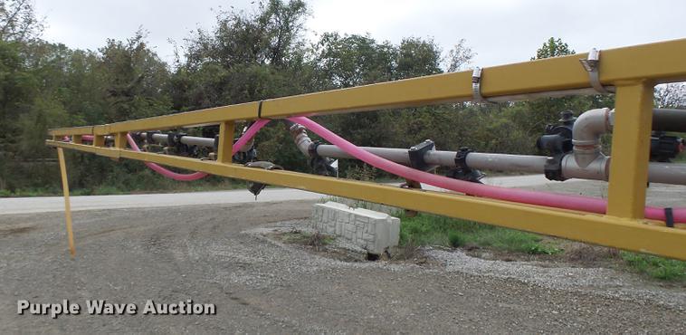 image for item DB9981 2006 Ag-Chem RoGator 874 self-propelled sprayer