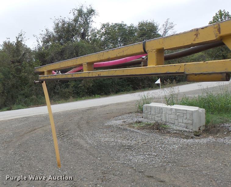 image for item DB9981 2006 Ag-Chem RoGator 874 self-propelled sprayer