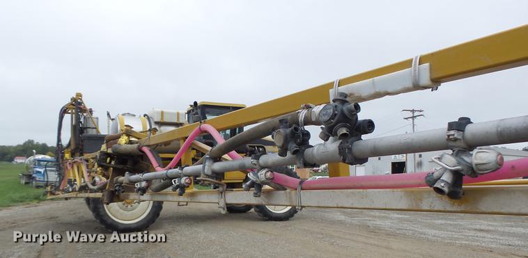 image for item DB9981 2006 Ag-Chem RoGator 874 self-propelled sprayer