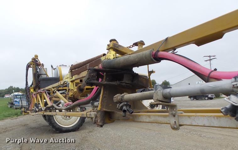 image for item DB9981 2006 Ag-Chem RoGator 874 self-propelled sprayer