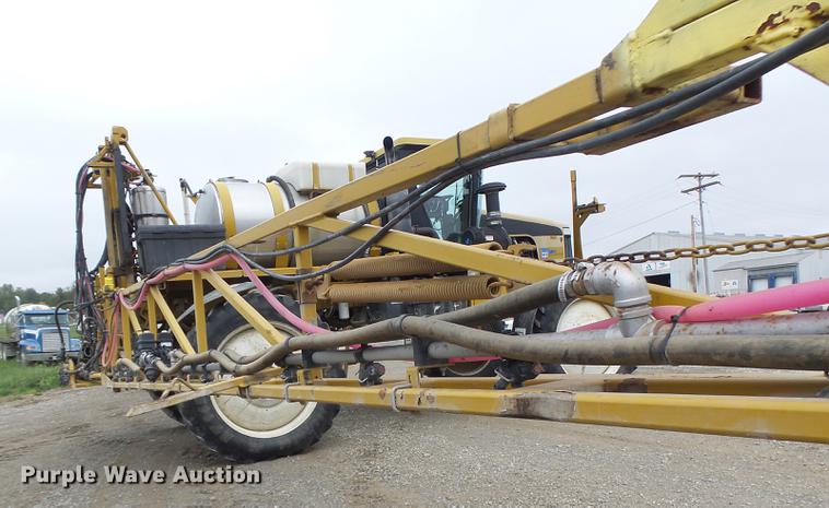 image for item DB9981 2006 Ag-Chem RoGator 874 self-propelled sprayer