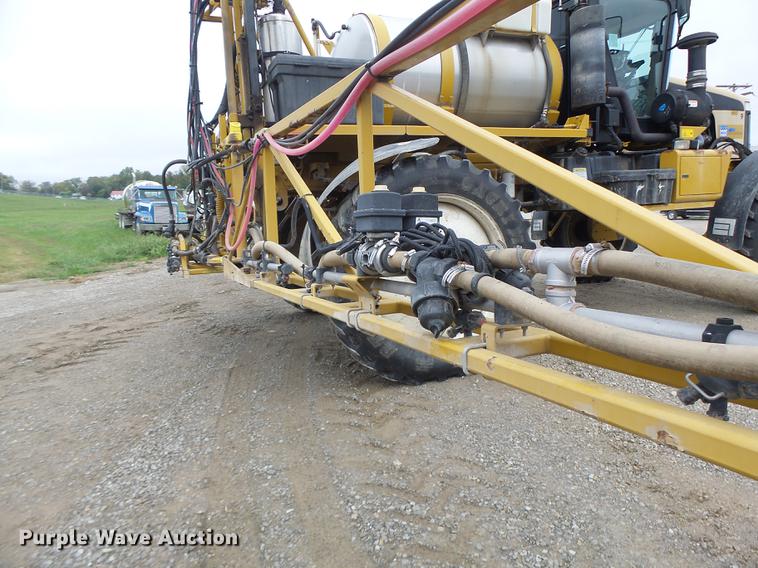 image for item DB9981 2006 Ag-Chem RoGator 874 self-propelled sprayer