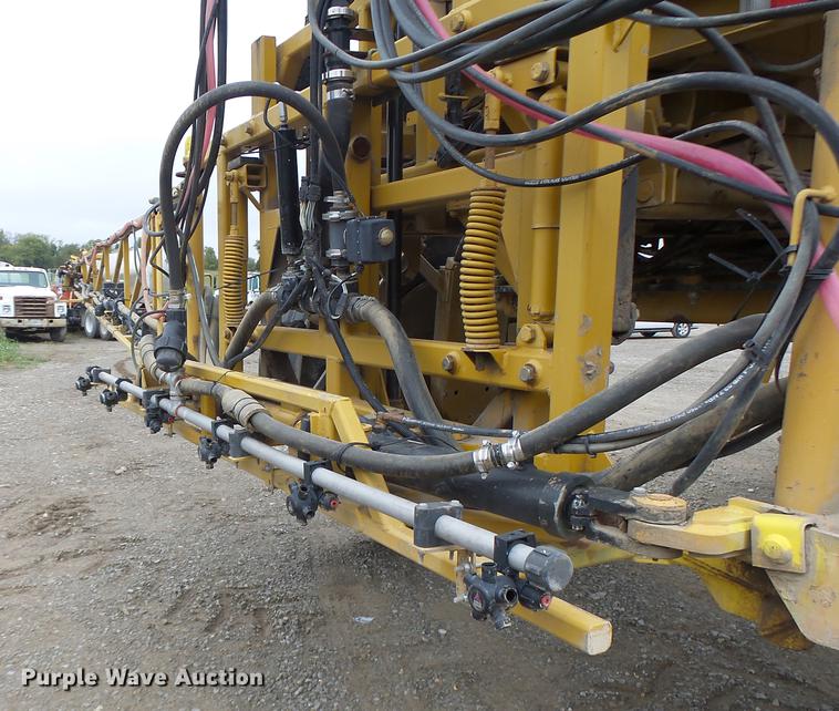 image for item DB9981 2006 Ag-Chem RoGator 874 self-propelled sprayer