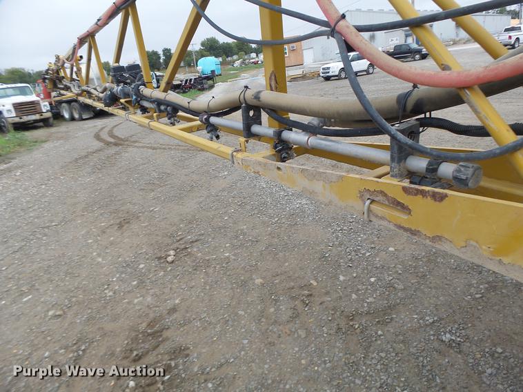 image for item DB9981 2006 Ag-Chem RoGator 874 self-propelled sprayer