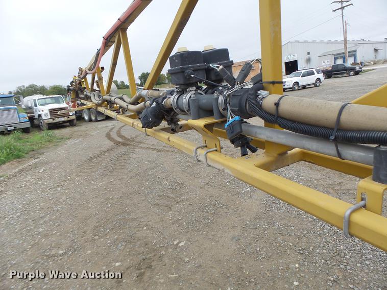 image for item DB9981 2006 Ag-Chem RoGator 874 self-propelled sprayer