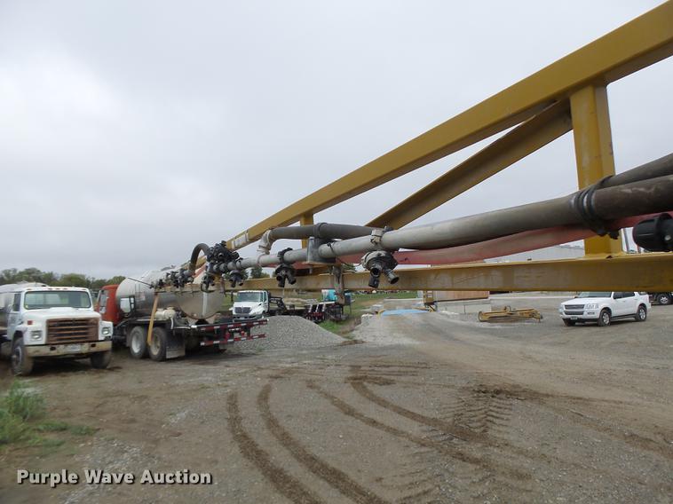 image for item DB9981 2006 Ag-Chem RoGator 874 self-propelled sprayer