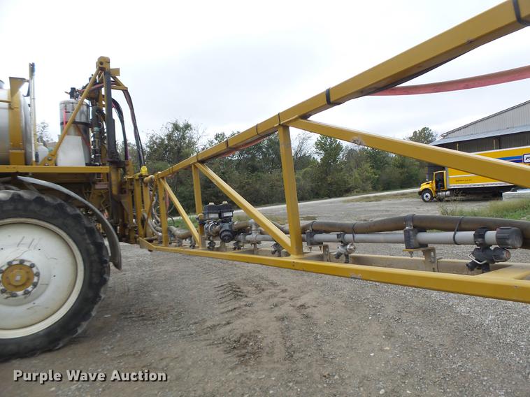 image for item DB9981 2006 Ag-Chem RoGator 874 self-propelled sprayer