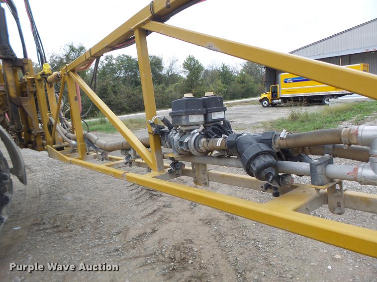 image for item DB9981 2006 Ag-Chem RoGator 874 self-propelled sprayer