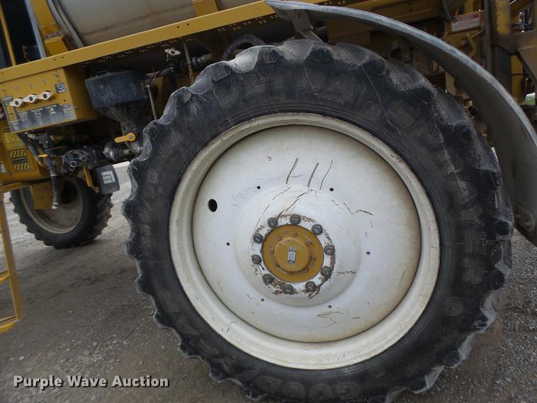 image for item DB9981 2006 Ag-Chem RoGator 874 self-propelled sprayer