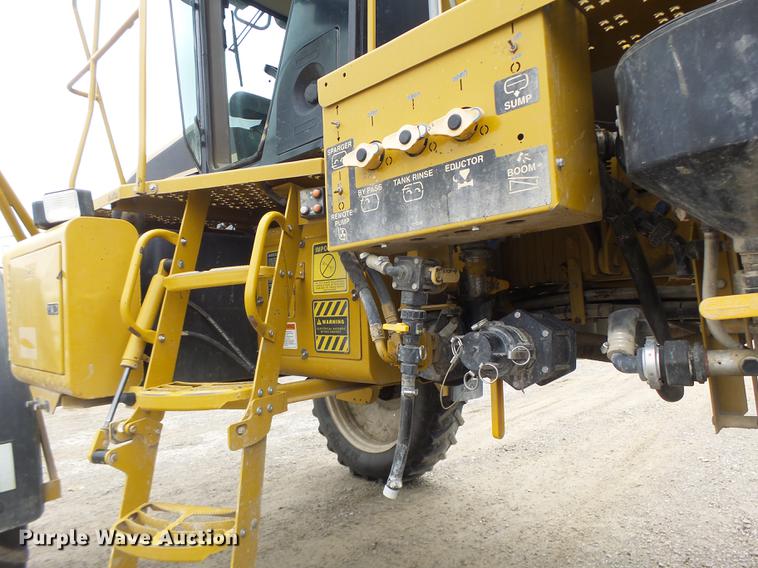 image for item DB9981 2006 Ag-Chem RoGator 874 self-propelled sprayer