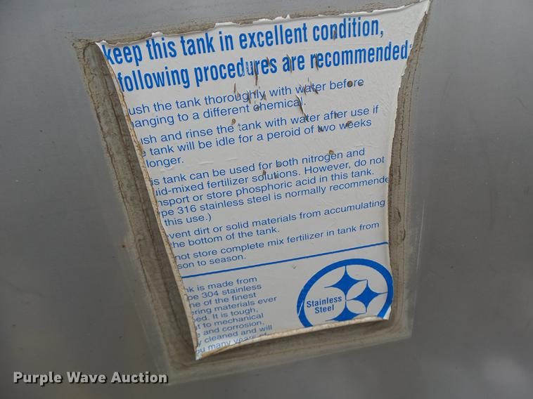 image for item DB9981 2006 Ag-Chem RoGator 874 self-propelled sprayer