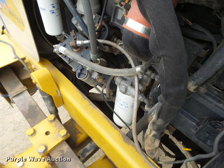 image for item DB9981 2006 Ag-Chem RoGator 874 self-propelled sprayer