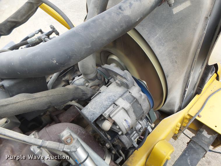 image for item DB9981 2006 Ag-Chem RoGator 874 self-propelled sprayer