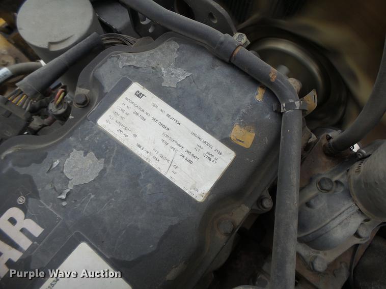 image for item DB9981 2006 Ag-Chem RoGator 874 self-propelled sprayer