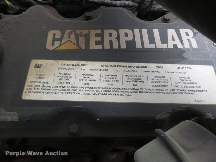 image for item DB9981 2006 Ag-Chem RoGator 874 self-propelled sprayer