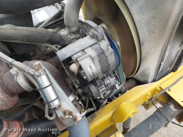 image for item DB9981 2006 Ag-Chem RoGator 874 self-propelled sprayer