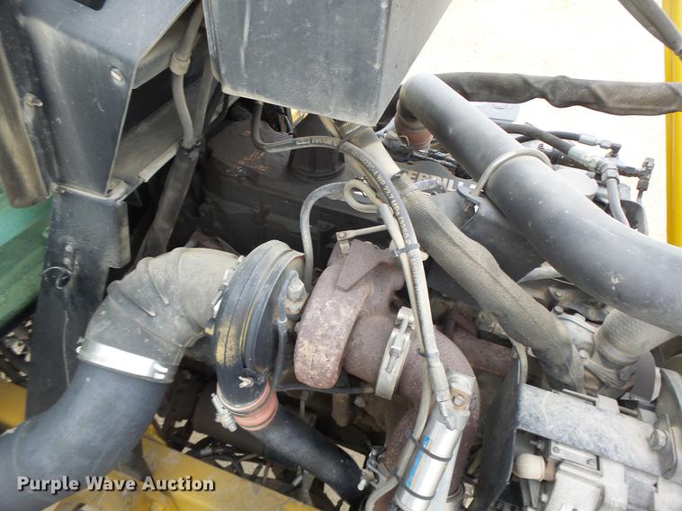 image for item DB9981 2006 Ag-Chem RoGator 874 self-propelled sprayer