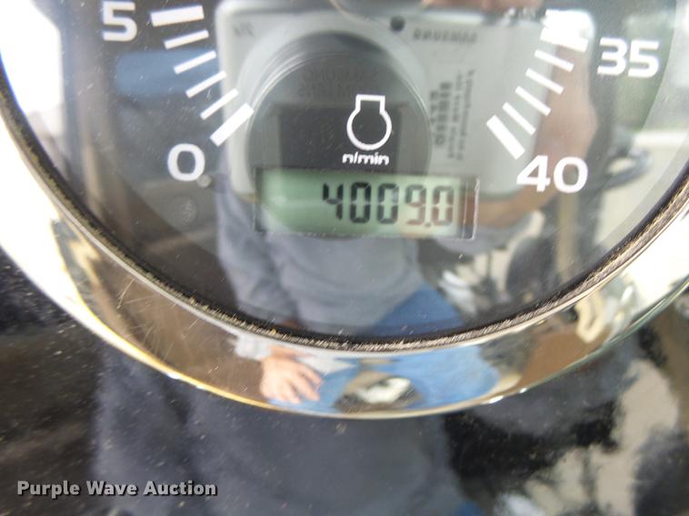 image for item DB9981 2006 Ag-Chem RoGator 874 self-propelled sprayer