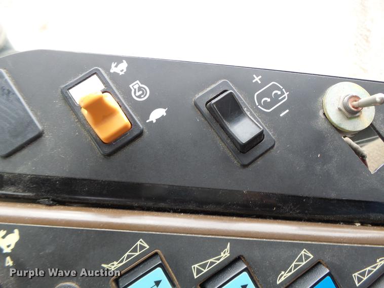 image for item DB9981 2006 Ag-Chem RoGator 874 self-propelled sprayer