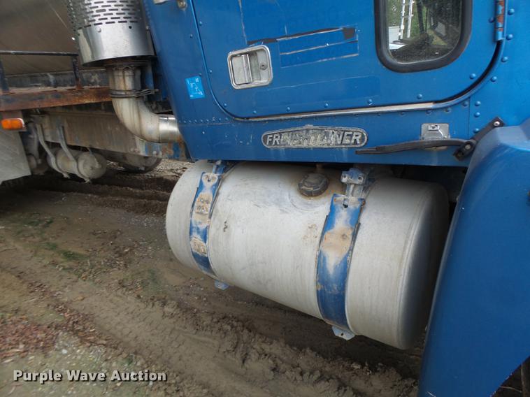 image for item DB9982 1995 Freightliner FLD tank truck