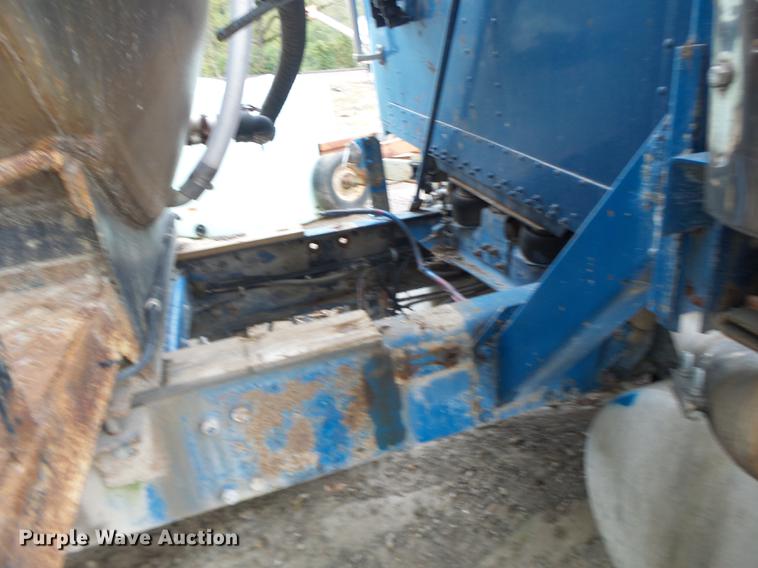 image for item DB9982 1995 Freightliner FLD tank truck