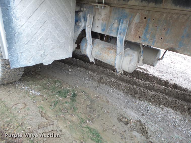 image for item DB9982 1995 Freightliner FLD tank truck