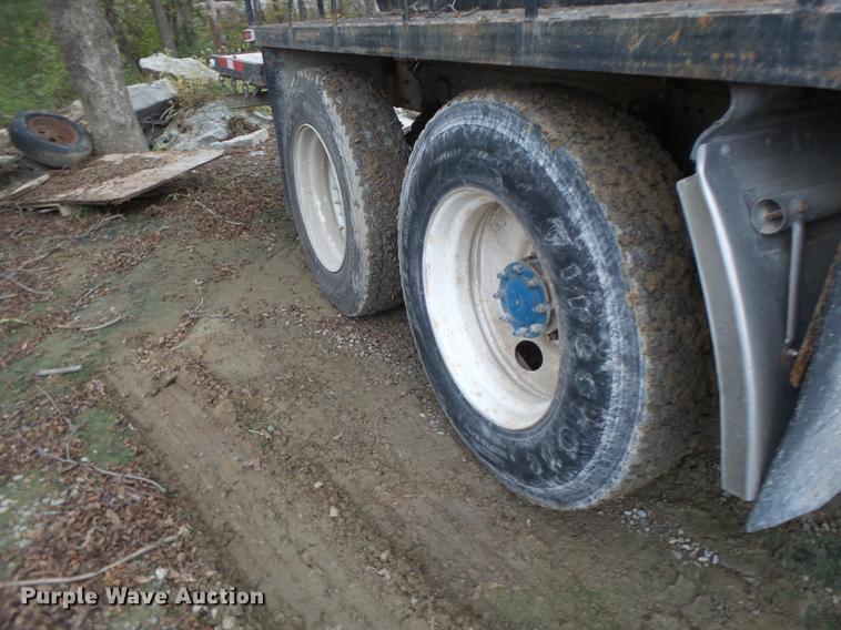 image for item DB9982 1995 Freightliner FLD tank truck