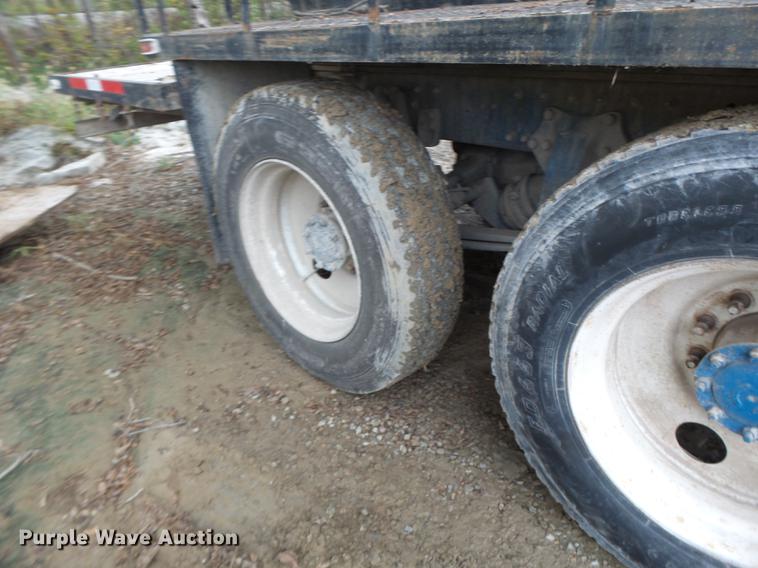 image for item DB9982 1995 Freightliner FLD tank truck