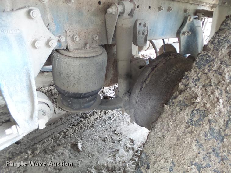 image for item DB9982 1995 Freightliner FLD tank truck